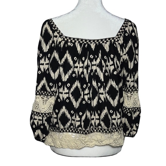 Christian Siriano‎ Boho Peasant Top Black Ivory Ikat Print Crochet Trim M - Picture 3 of 9
